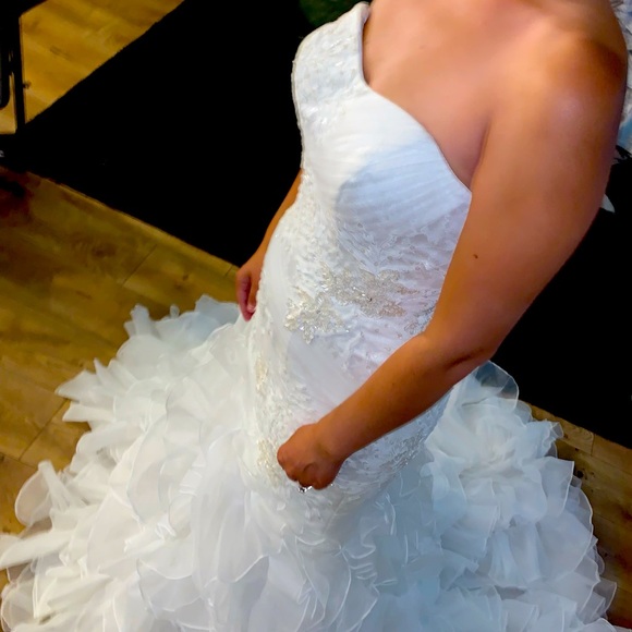 Strapless Mermaid Bridal Gown size 4 soft white - Picture 1 of 11